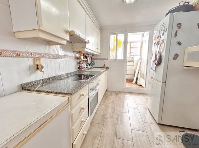Piso de 3 habitaciones en Centro Urbano, Dénia en venta - 276.000 € (Ref: 10048558)