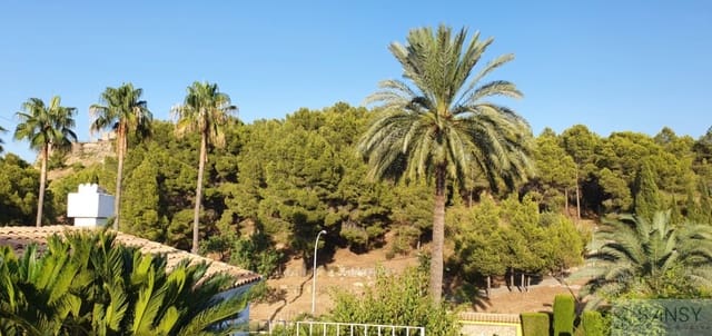 4 Zimmer Villa zu verkaufen in Oliva mit Pool Garage - 620.000 € (Ref: 10048562)