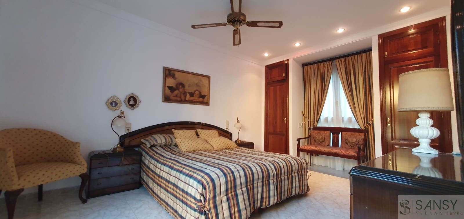 4 Zimmer Villa zu verkaufen in Oliva mit Pool Garage - 620.000 € (Ref: 10048562)