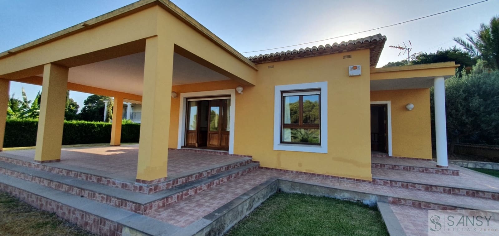 4 Zimmer Villa zu verkaufen in Oliva mit Pool Garage - 620.000 € (Ref: 10048562)