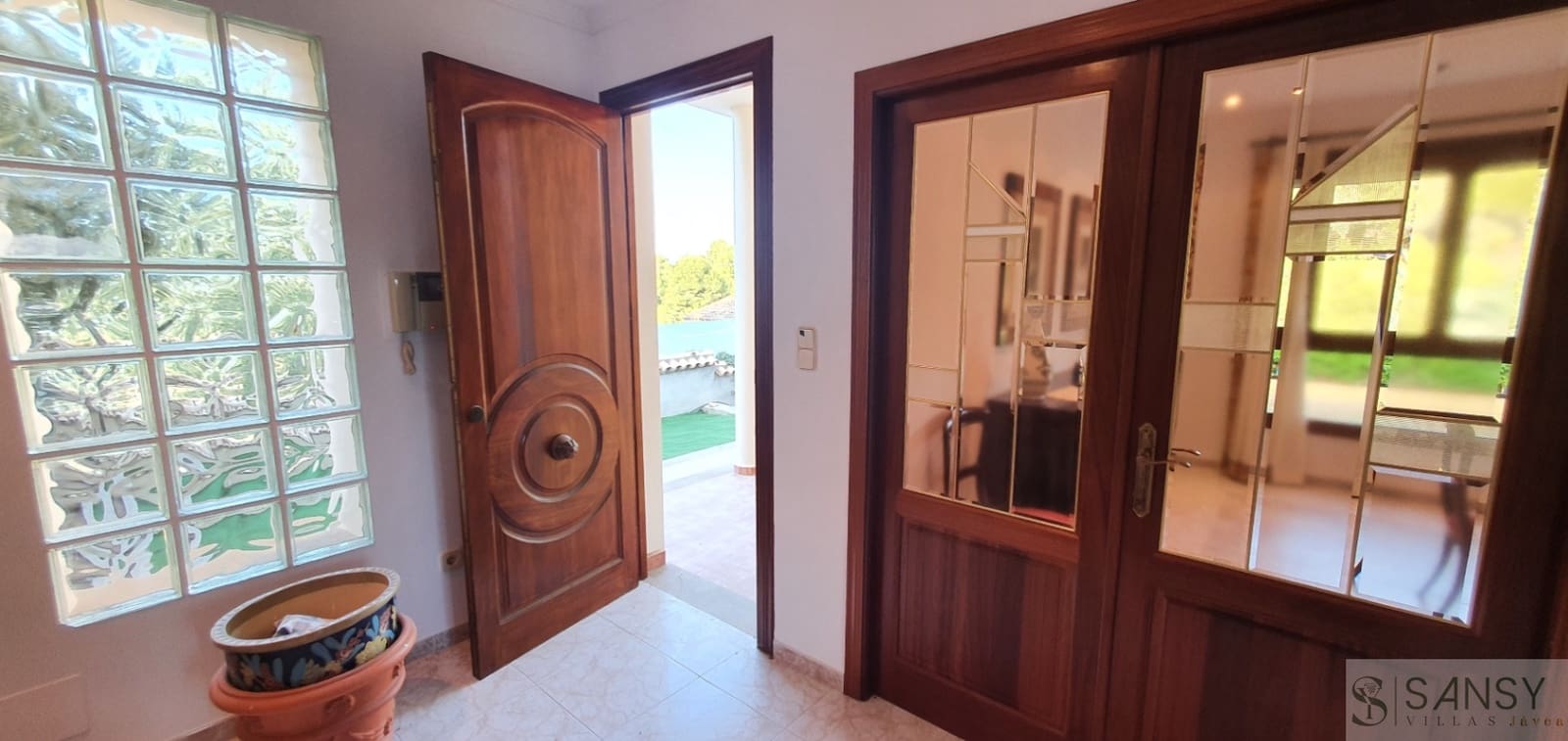 4 Zimmer Villa zu verkaufen in Oliva mit Pool Garage - 620.000 € (Ref: 10048562)
