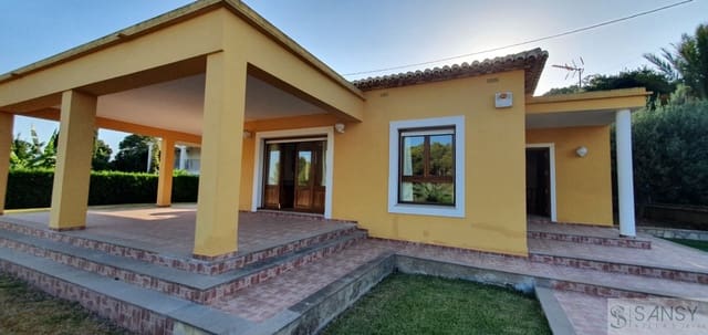4 Zimmer Villa zu verkaufen in Oliva mit Pool Garage - 620.000 € (Ref: 10048562)