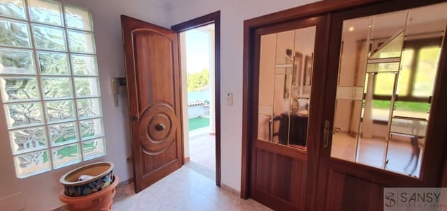 4 Zimmer Villa zu verkaufen in Oliva mit Pool Garage - 620.000 € (Ref: 10048562)