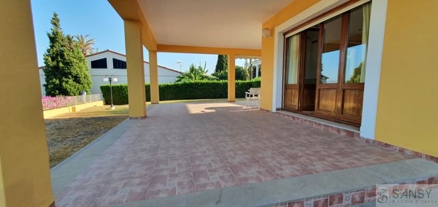 4 Zimmer Villa zu verkaufen in Oliva mit Pool Garage - 620.000 € (Ref: 10048562)