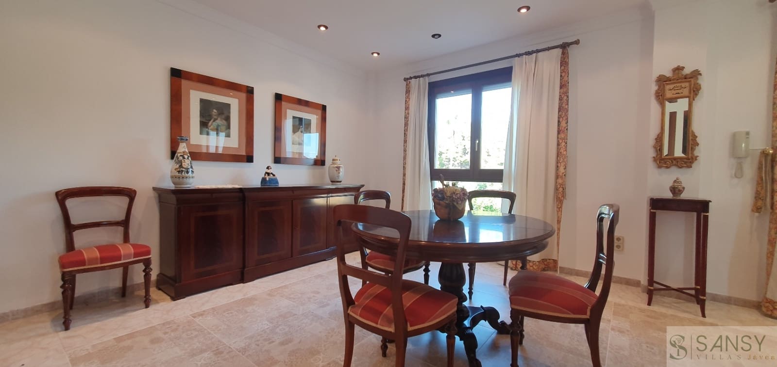4 Zimmer Villa zu verkaufen in Oliva mit Pool Garage - 620.000 € (Ref: 10048562)