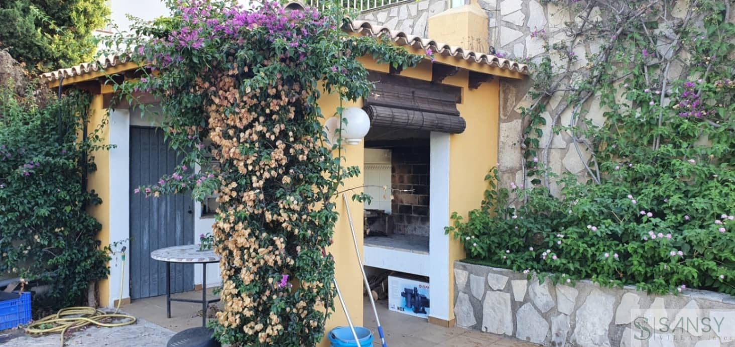 4 Zimmer Villa zu verkaufen in Oliva mit Pool Garage - 620.000 € (Ref: 10048562)