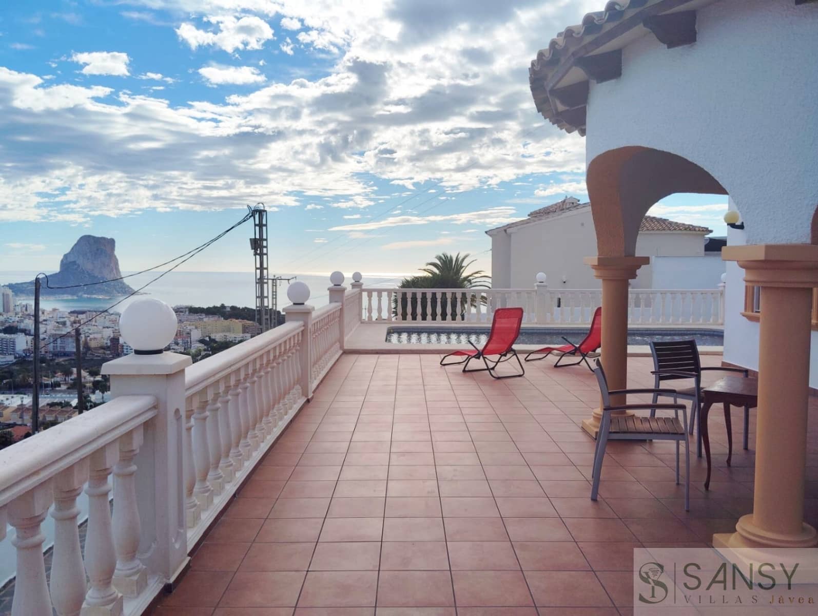 4 makuuhuone Huvila myytävänä paikassa Calpe / Calp mukana uima-altaan 
autotalli - 690 000 € (Ref: 10048583)