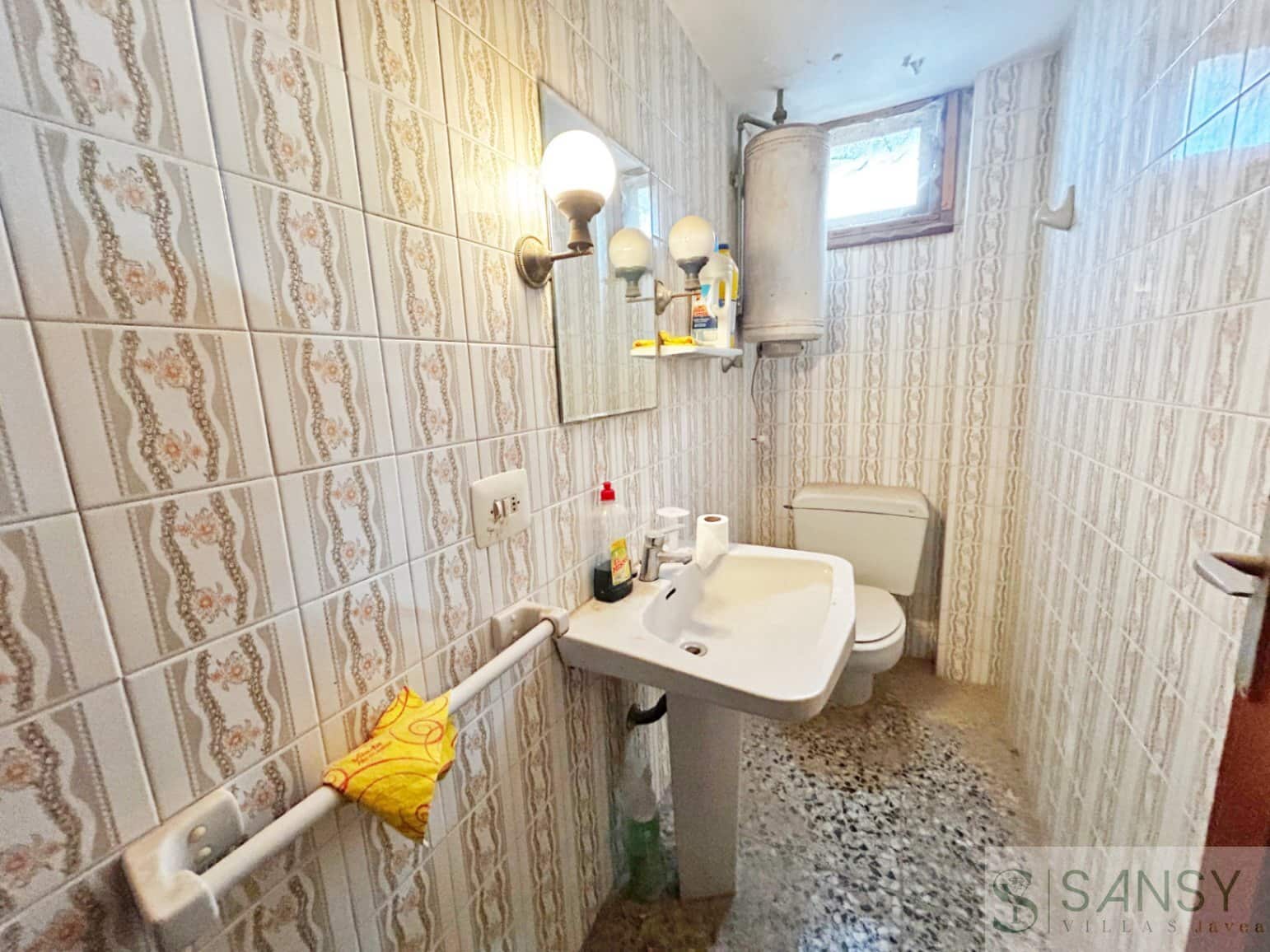 7 soverom Hus til salgs i Benissa med svømmebasseng garasje - € 320 000 (Ref: 10048587)