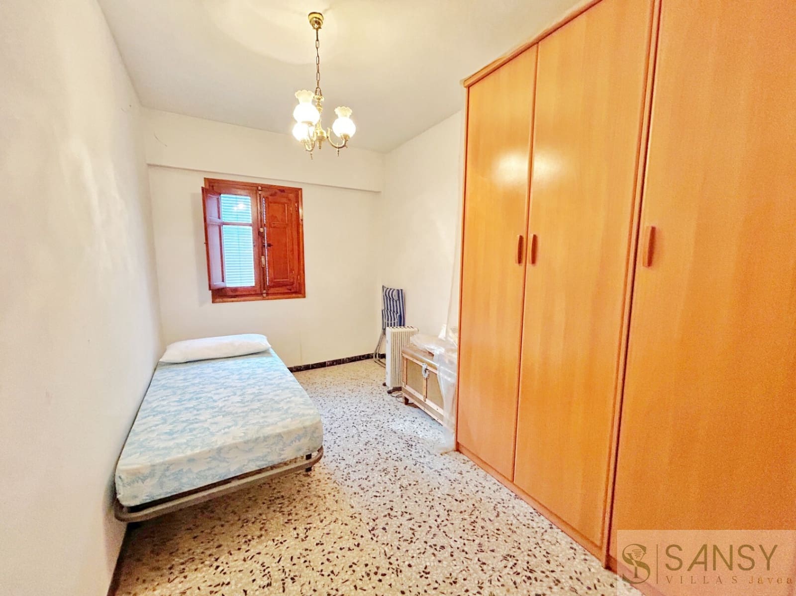 7 soverom Hus til salgs i Benissa med svømmebasseng garasje - € 320 000 (Ref: 10048587)