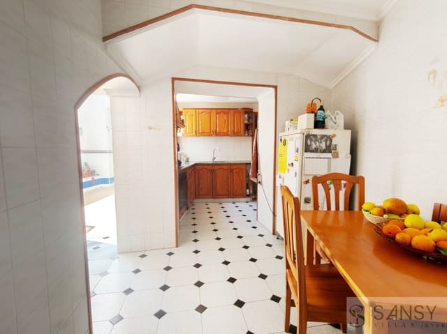 Casa de 4 habitaciones en L'Atzúvia en venta con piscina - 220.000 € (Ref: 10057764)