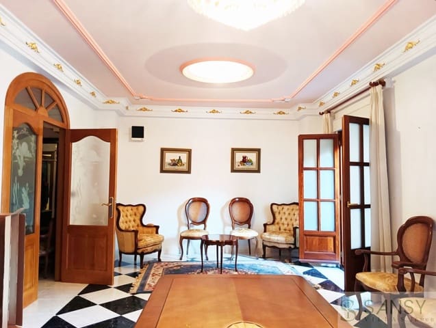 7 soveværelse Byhus til salg i Oliva med garage - € 285.000 (Ref: 10080228)