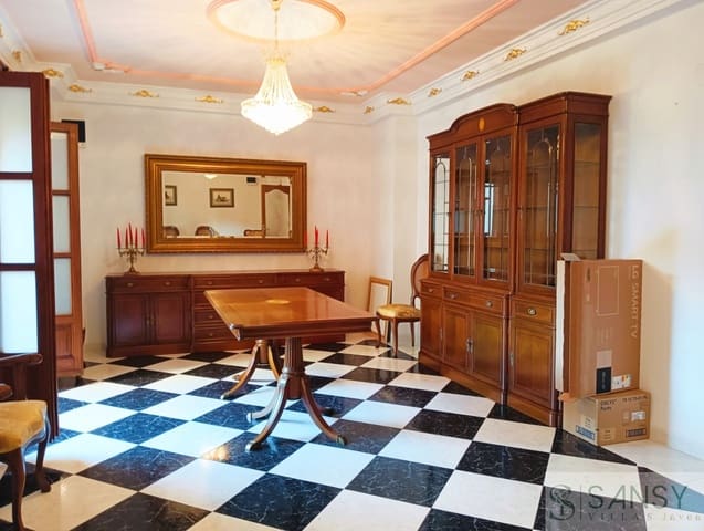 7 soveværelse Byhus til salg i Oliva med garage - € 285.000 (Ref: 10080228)