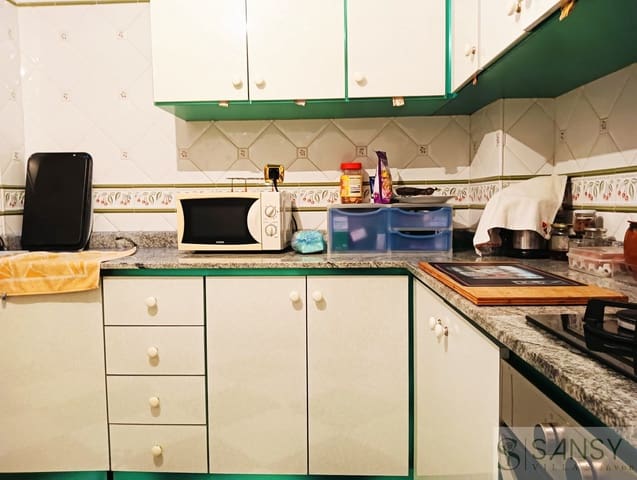 7 soveværelse Byhus til salg i Oliva med garage - € 285.000 (Ref: 10080228)