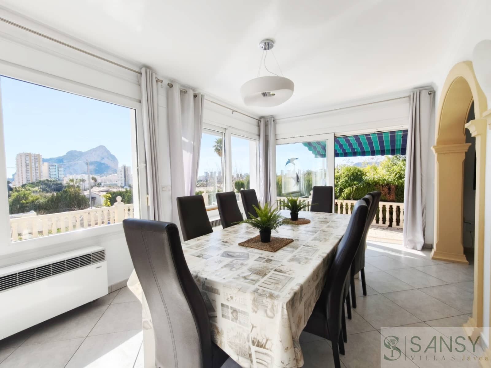 3 soveværelse Villa til salg i Calpe / Calp med swimmingpool garage - € 725.000 (Ref: 10080230)