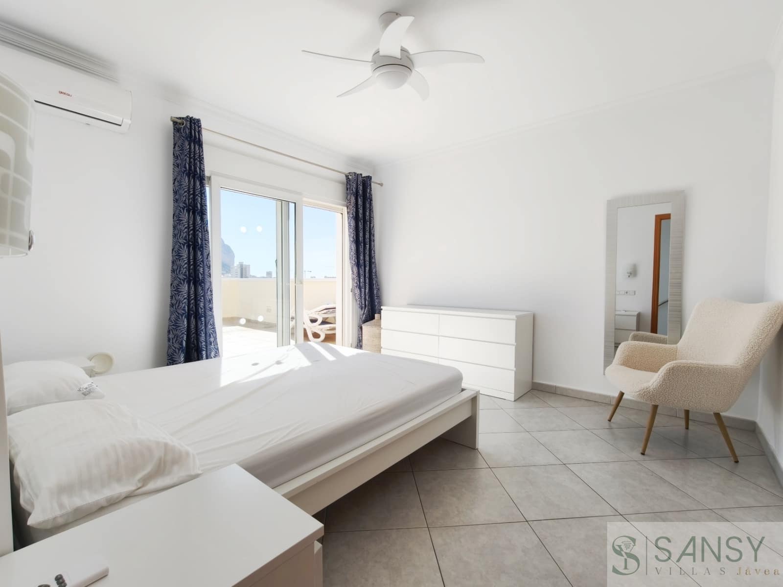 3 soveværelse Villa til salg i Calpe / Calp med swimmingpool garage - € 725.000 (Ref: 10080230)