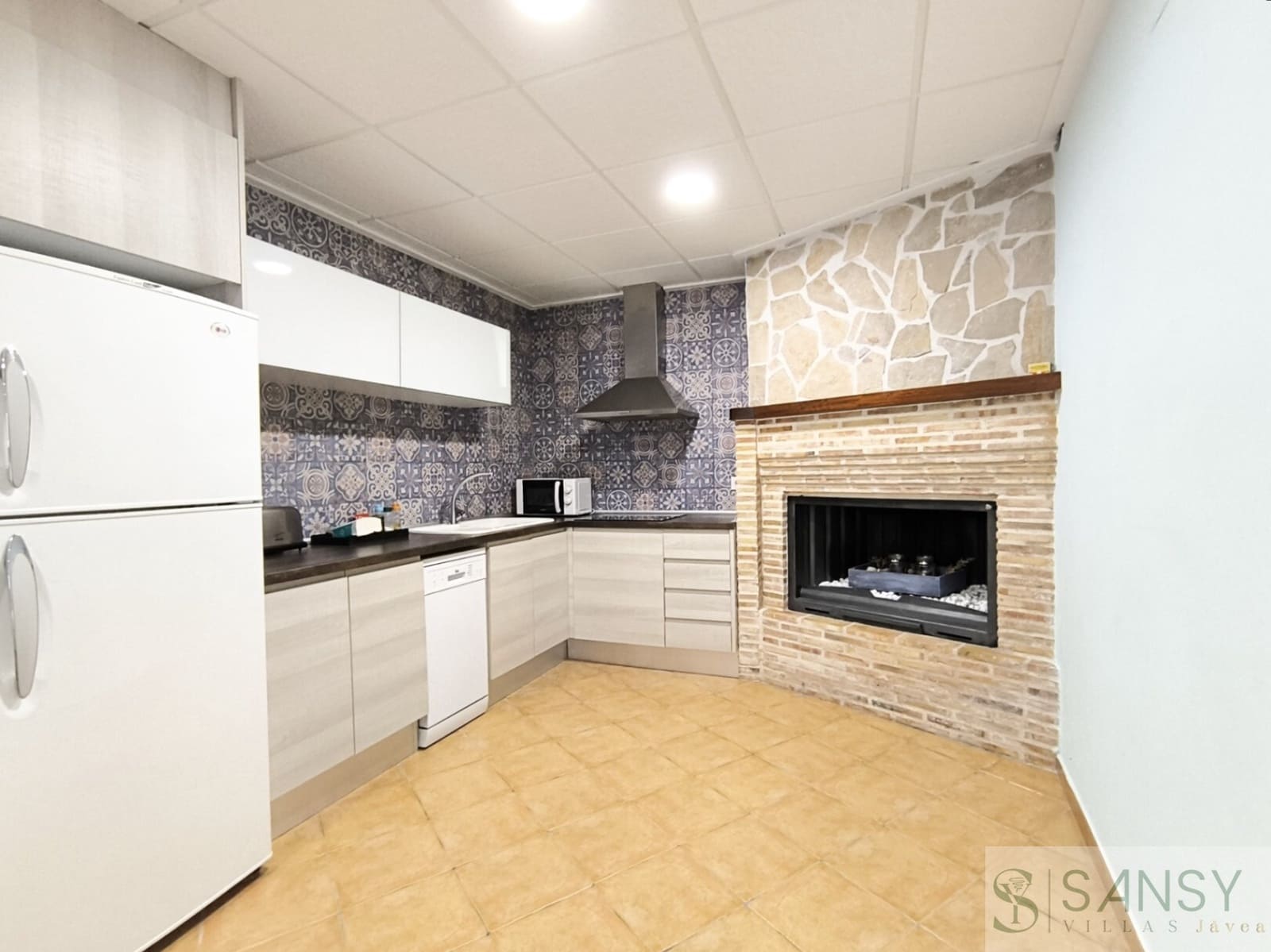 4 slaapkamer Villa te koop in Denia met zwembad garage - € 750.000 (Ref: 10080231)