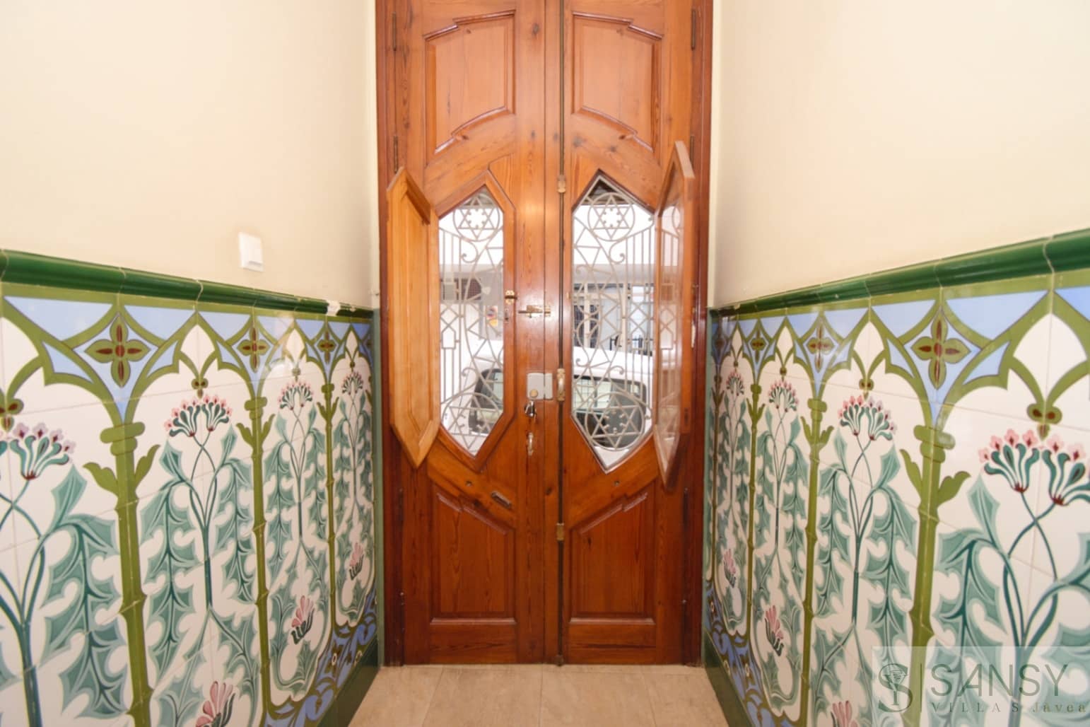 6 bedroom Townhouse for sale in Pedreguer with garage - € 340,000 (Ref: 10080232)