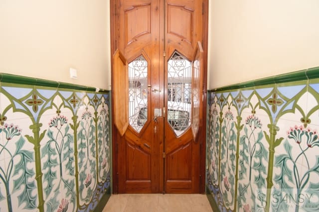 6 bedroom Townhouse for sale in Pedreguer with garage - € 340,000 (Ref: 10080232)