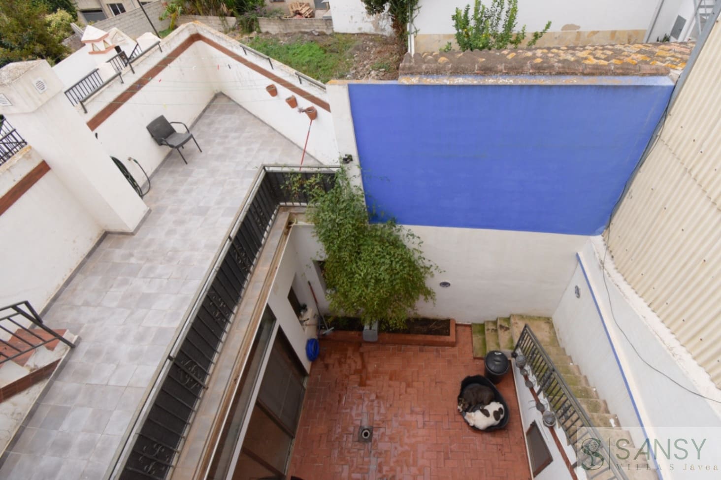 6 bedroom Townhouse for sale in Pedreguer with garage - € 340,000 (Ref: 10080232)