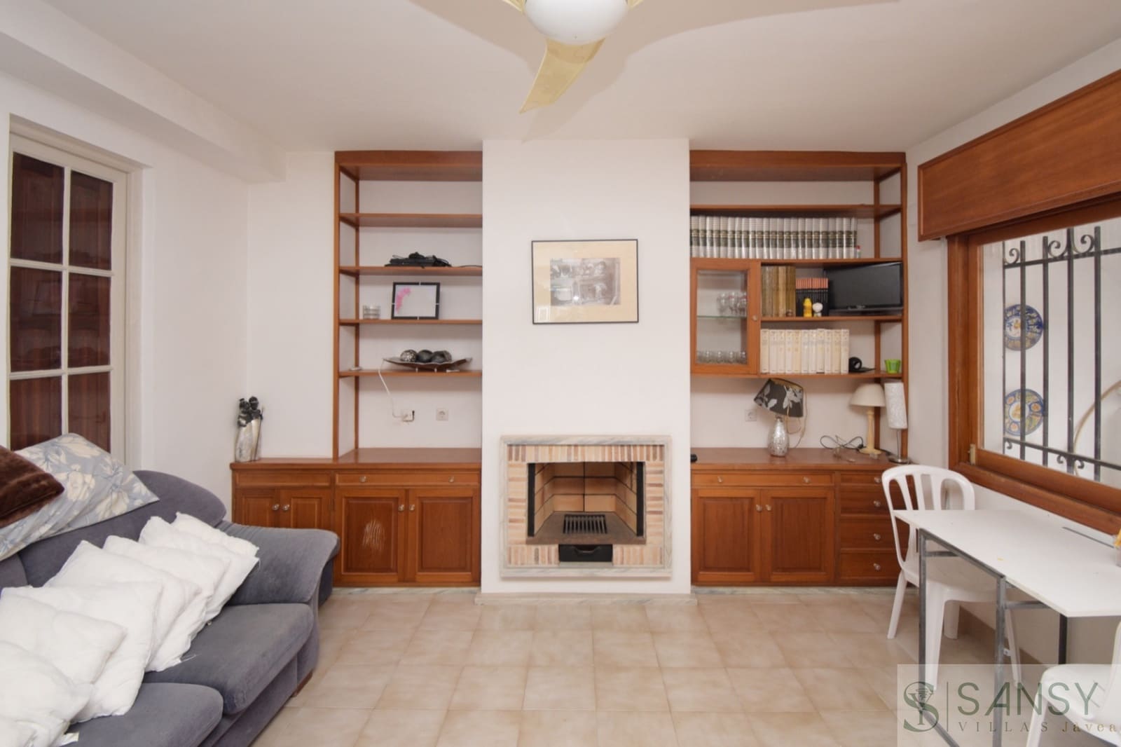 6 bedroom Townhouse for sale in Pedreguer with garage - € 340,000 (Ref: 10080232)