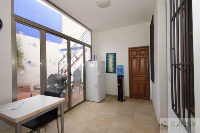 6 bedroom Townhouse for sale in Pedreguer with garage - € 340,000 (Ref: 10080232)