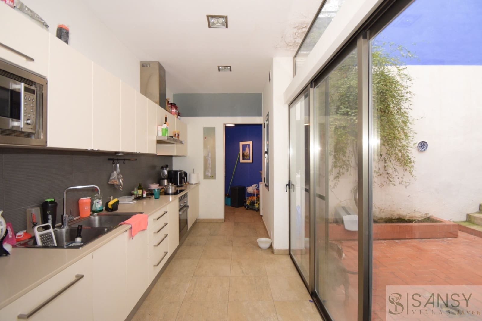 6 bedroom Townhouse for sale in Pedreguer with garage - € 340,000 (Ref: 10080232)