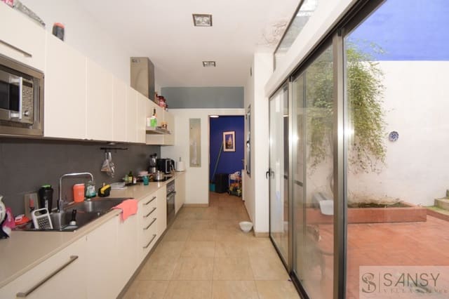 6 bedroom Townhouse for sale in Pedreguer with garage - € 340,000 (Ref: 10080232)