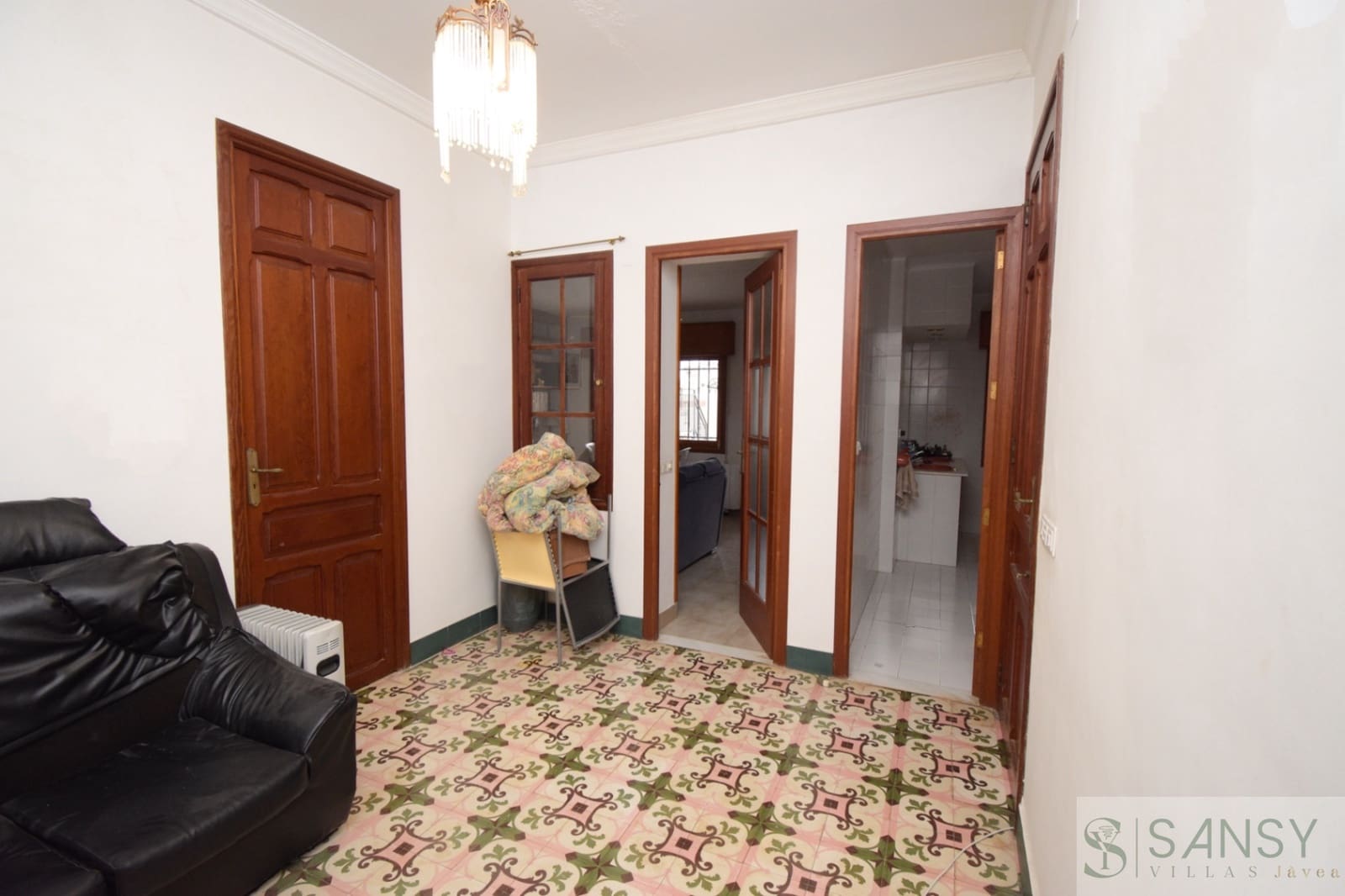 6 bedroom Townhouse for sale in Pedreguer with garage - € 340,000 (Ref: 10080232)