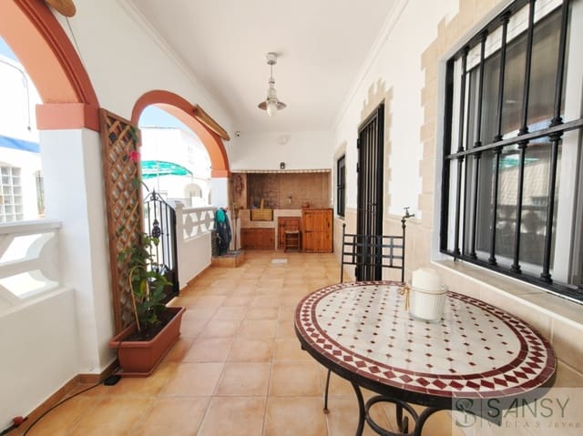 Casa de 4 habitaciones en Oliva en venta - 290.000 € (Ref: 10097388)