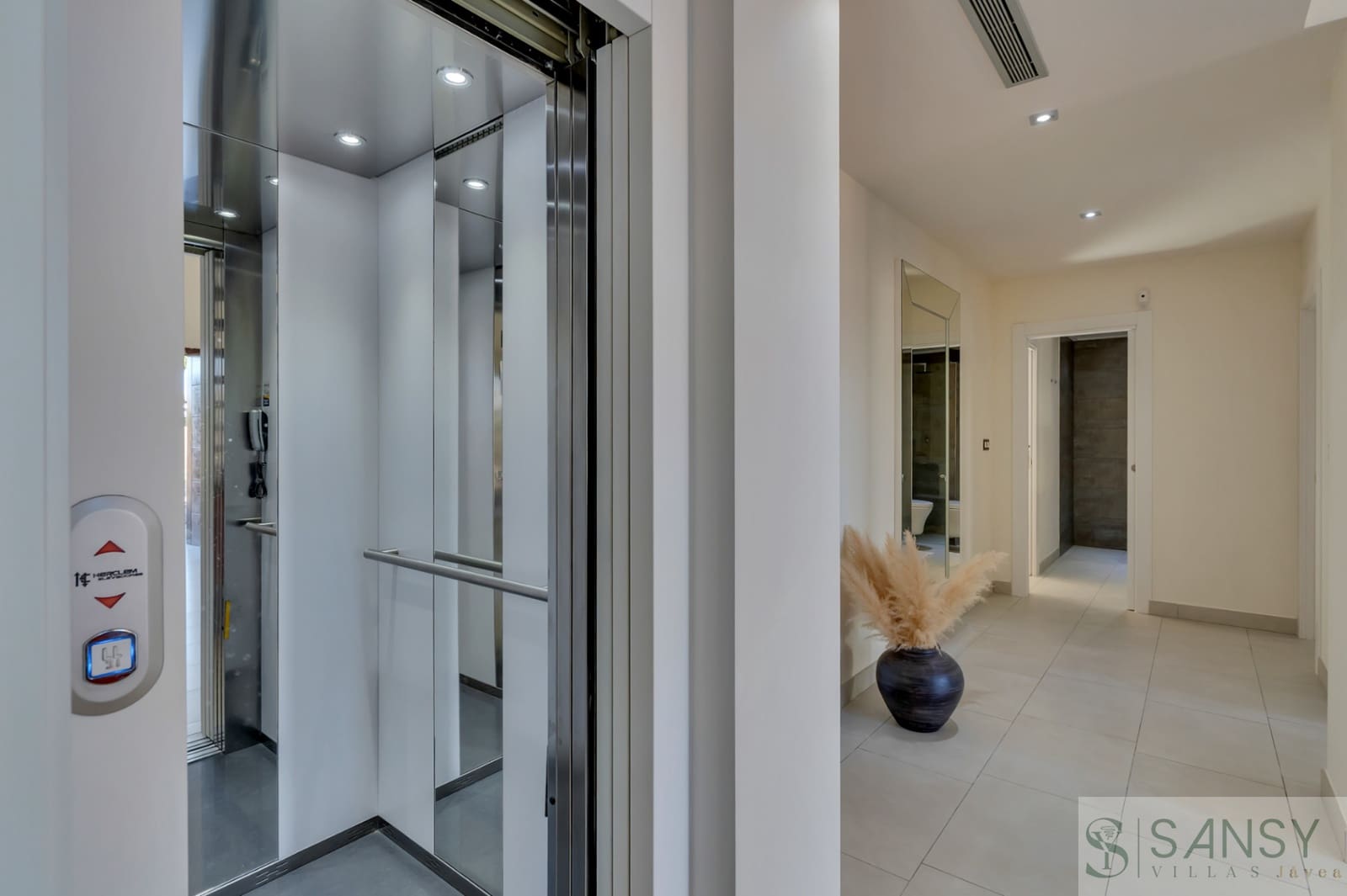 4 quarto Moradia para venda em Javea / Xabia com piscina garagem - 1 695 000 € (Ref: 10097391)