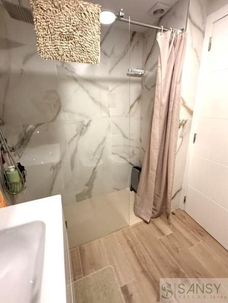 2 bedroom Apartment for sale in Gandia with garage - € 215,000 (Ref: 10110456)