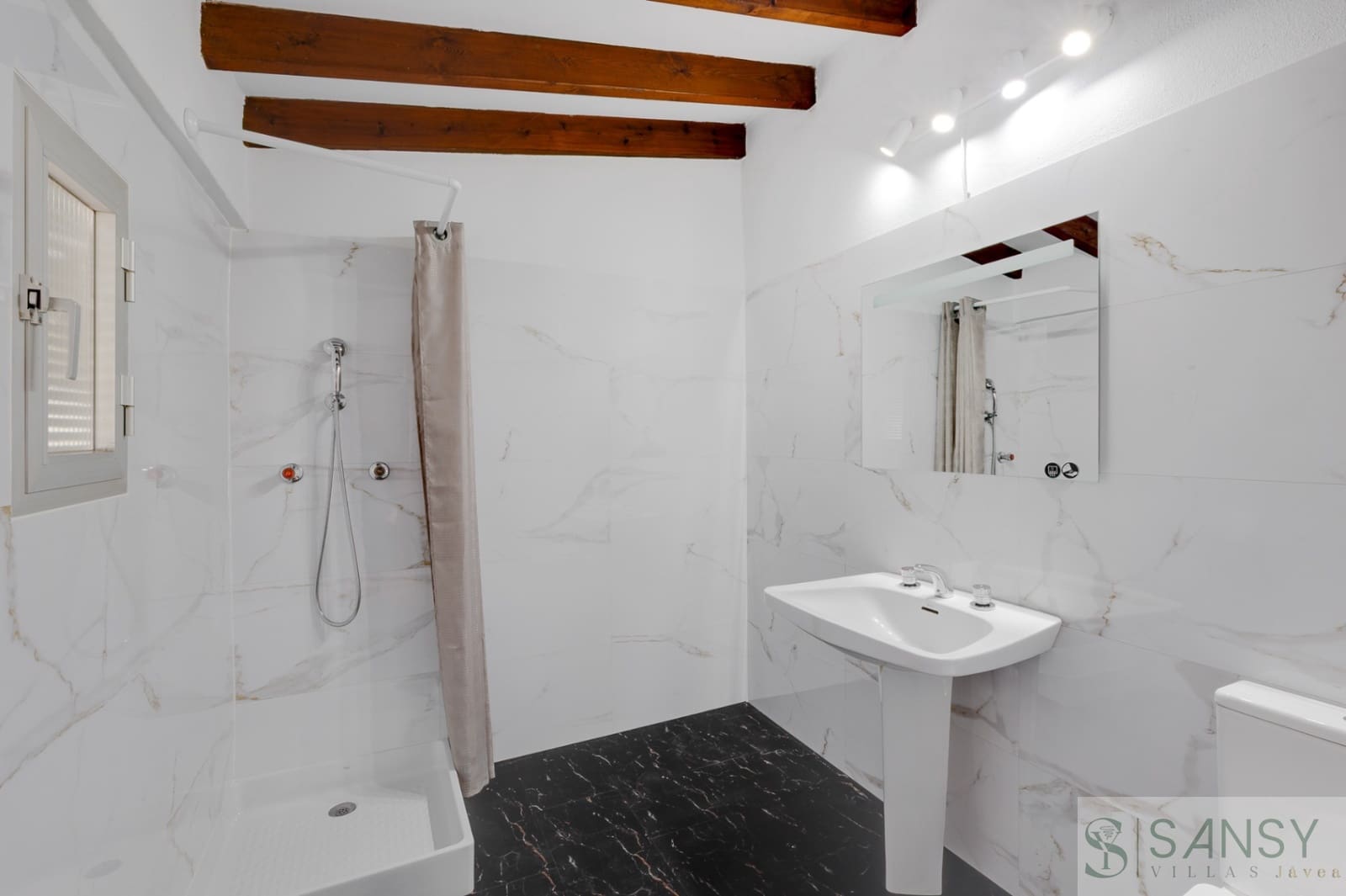 6 sovrum Villa till salu i Calpe / Calp med pool garage - 1 650 000 € (Ref: 10148191)