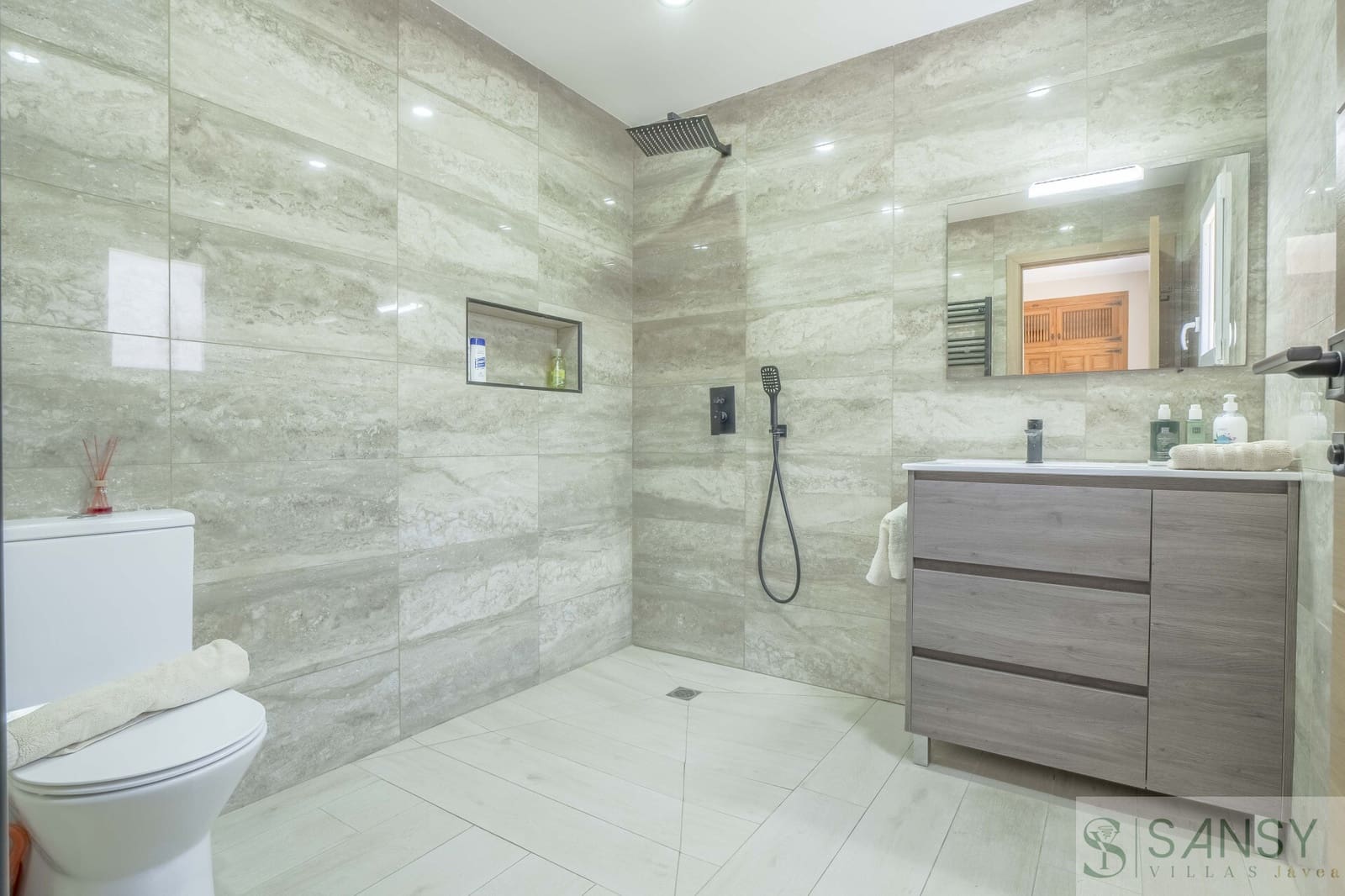 3 soveværelse Villa til salg i Javea / Xabia med swimmingpool garage - € 695.000 (Ref: 10162567)