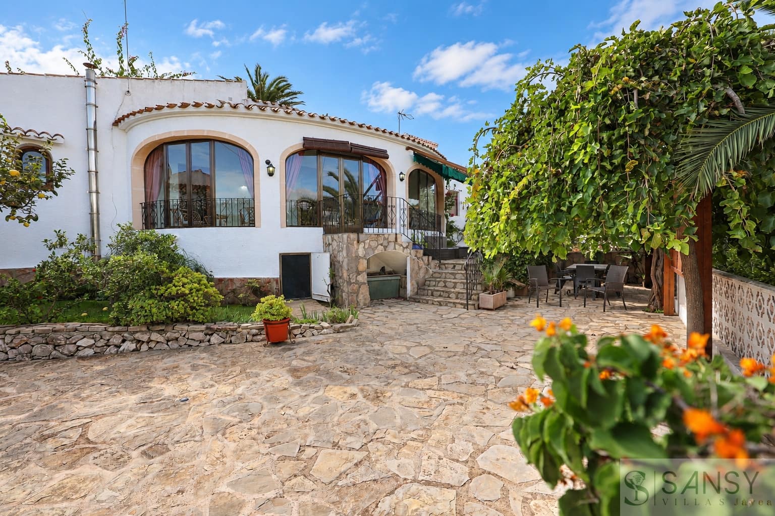 4 Zimmer Villa zu verkaufen in Javea / Xabia mit Pool Garage - 695.000 € (Ref: 10163976)
