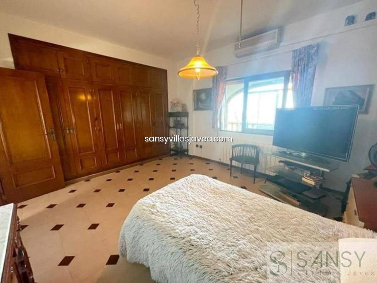 7 chambre Villa/Maison à vendre à Denia avec garage - 540 000 € (Ref: 7578635)
