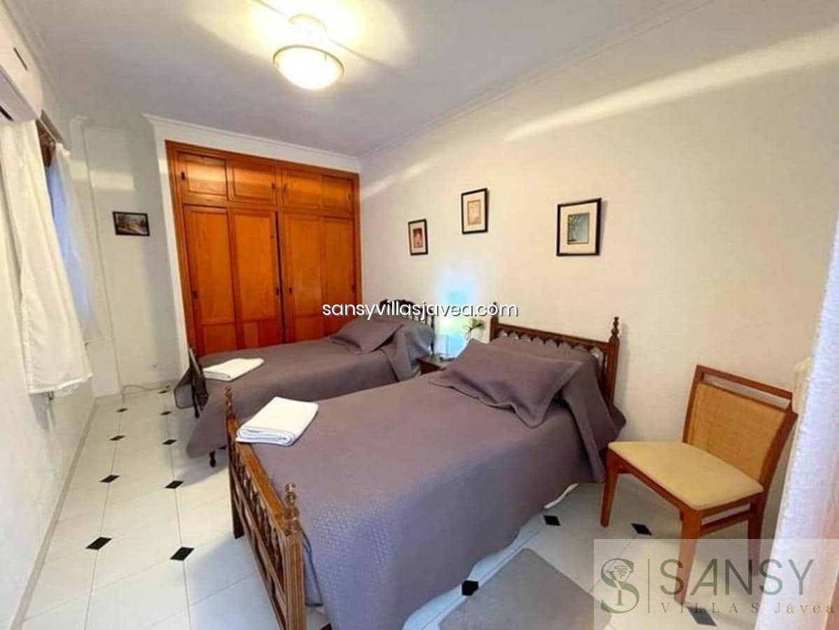 7 chambre Villa/Maison à vendre à Denia avec garage - 540 000 € (Ref: 7578635)