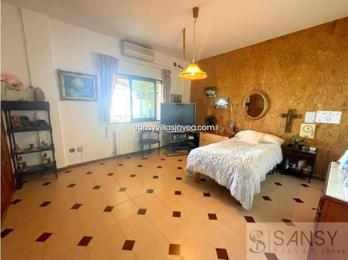 7 chambre Villa/Maison à vendre à Denia avec garage - 540 000 € (Ref: 7578635)