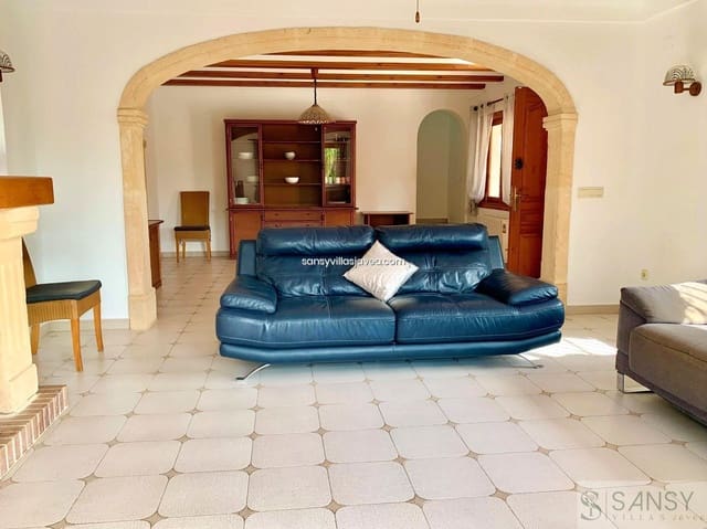 7 bedroom Villa for sale in La Granadella  - Costa Nova, Javea / Xàbia with garage - € 850,000 (Ref: 7867179)