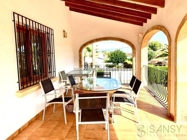 7 bedroom Villa for sale in La Granadella  - Costa Nova, Javea / Xàbia with garage - € 850,000 (Ref: 7867179)