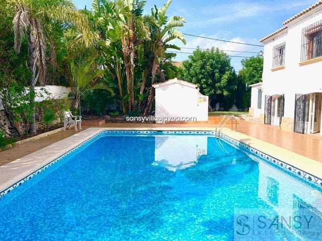 7 bedroom Villa for sale in La Granadella  - Costa Nova, Javea / Xàbia with garage - € 850,000 (Ref: 7867179)
