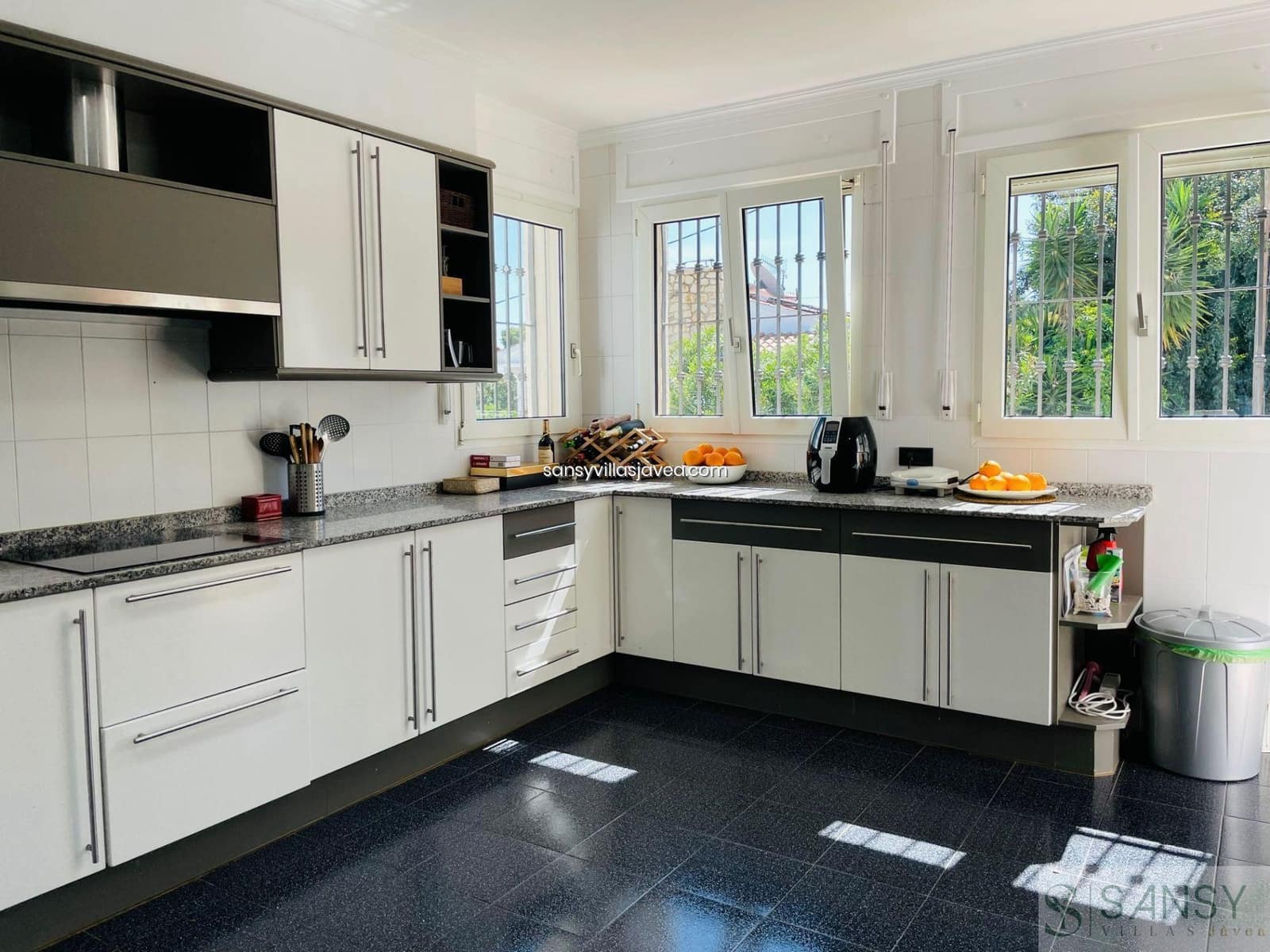 5 soveværelse Villa til salg i Denia med garage - € 1.053.000 (Ref: 7970002)