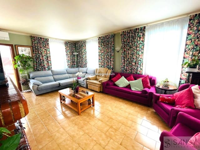 8 bedroom Finca/Country House for sale in Pedreguer - € 580,000 (Ref: 7970003)