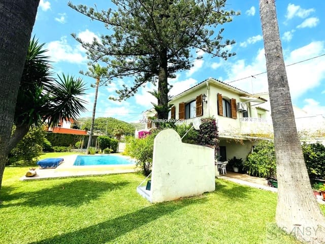 8 bedroom Finca/Country House for sale in Pedreguer - € 580,000 (Ref: 7970003)