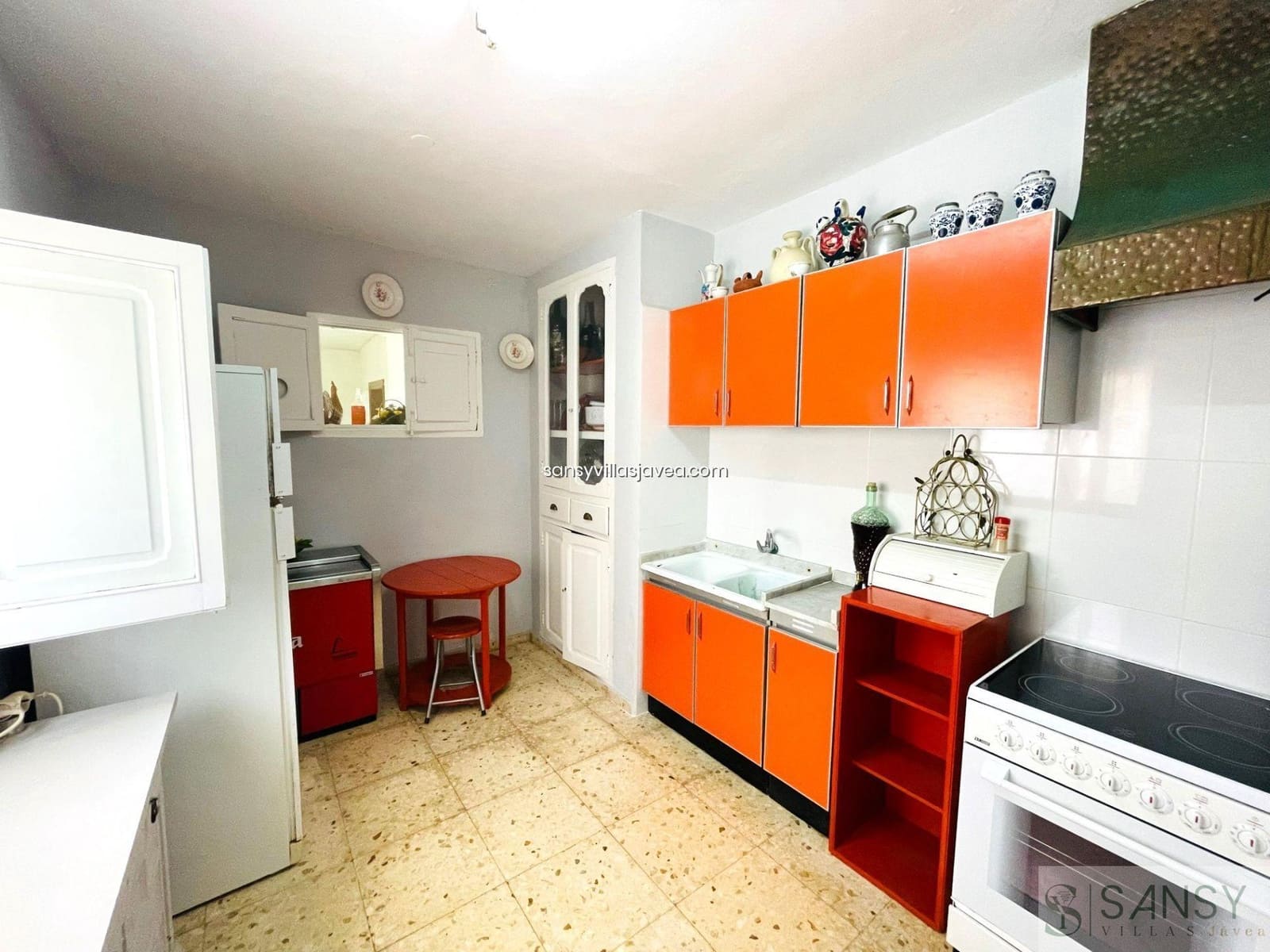 8 bedroom Finca/Country House for sale in Pedreguer - € 580,000 (Ref: 7970003)