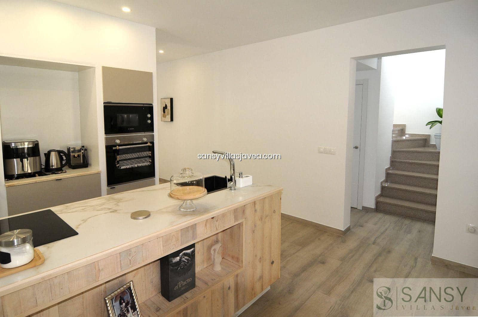 3 soverom Villa til salgs i Calpe / Calp med svømmebasseng garasje - € 480 000 (Ref: 8619716)