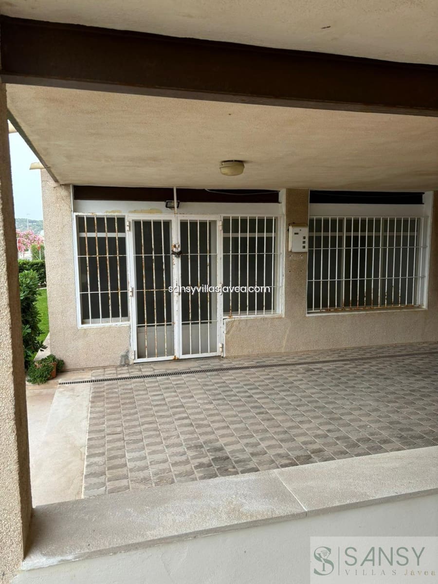 Commercieel te koop in Arenal - € 150.000 (Ref: 8727391)