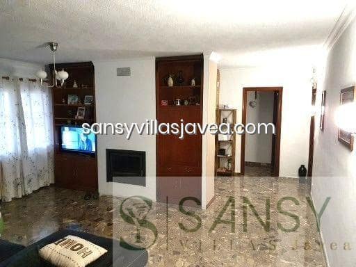 5 bedroom Villa for sale in Pedreguer with garage - € 400,000 (Ref: 8729106)