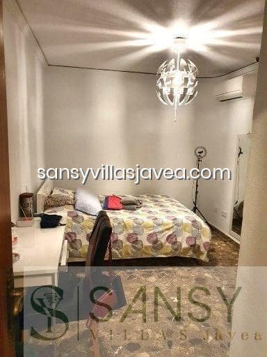 5 bedroom Villa for sale in Pedreguer with garage - € 400,000 (Ref: 8729106)