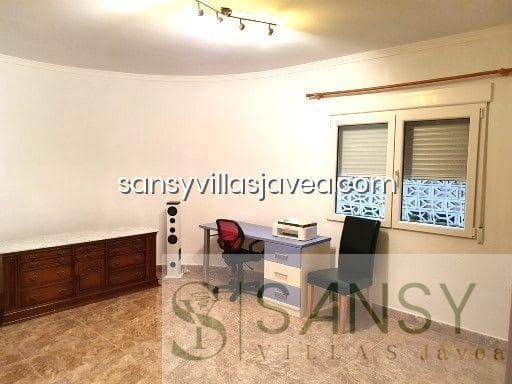 5 bedroom Villa for sale in Pedreguer with garage - € 400,000 (Ref: 8729106)