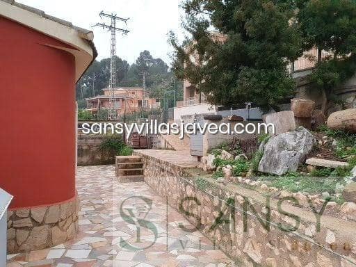 5 bedroom Villa for sale in Pedreguer with garage - € 400,000 (Ref: 8729106)